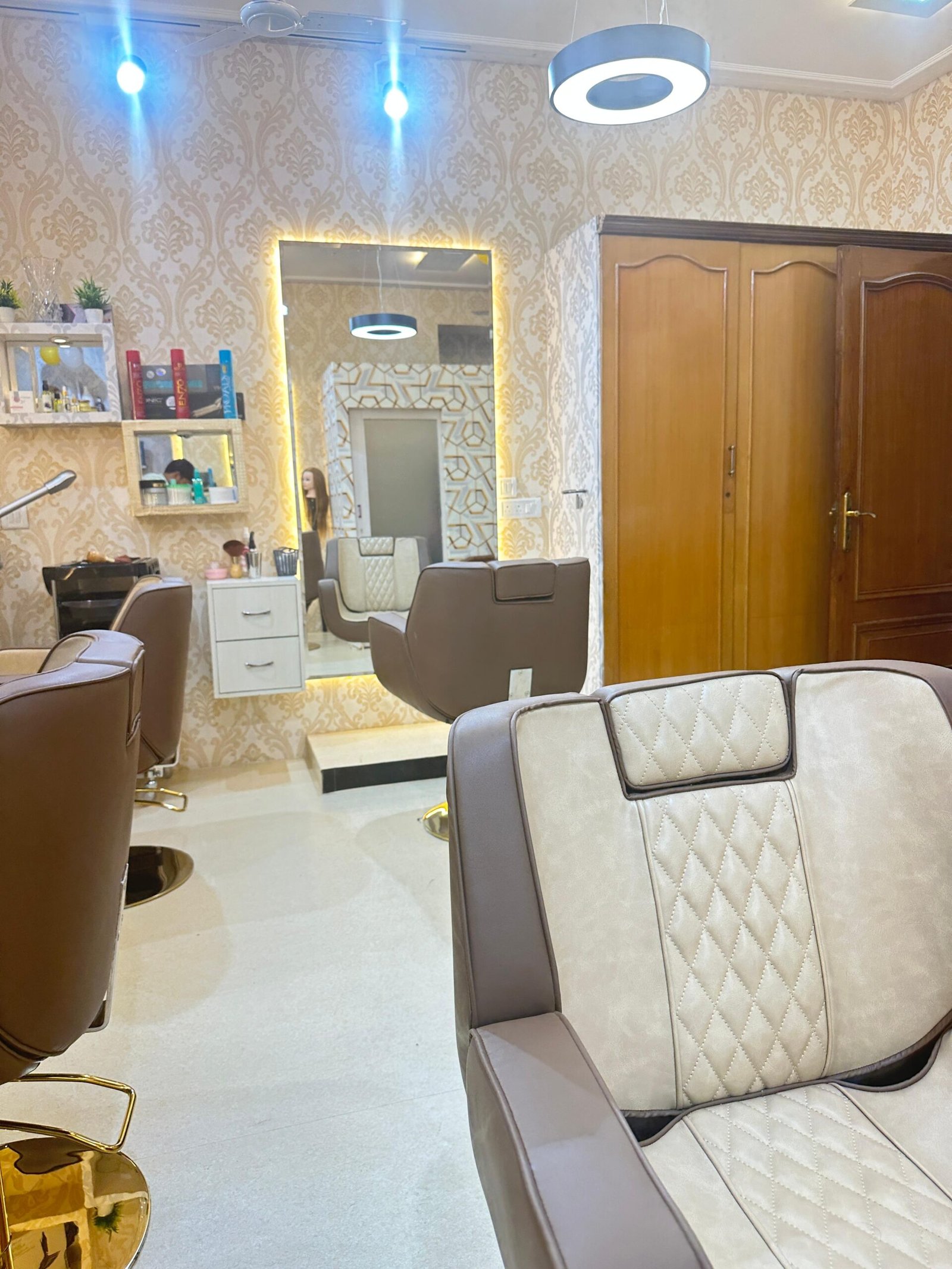 Best Hair and Skin Centre in Delhi